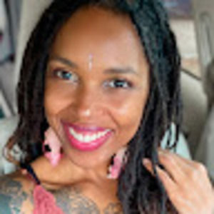 Meet your Posher, Nina